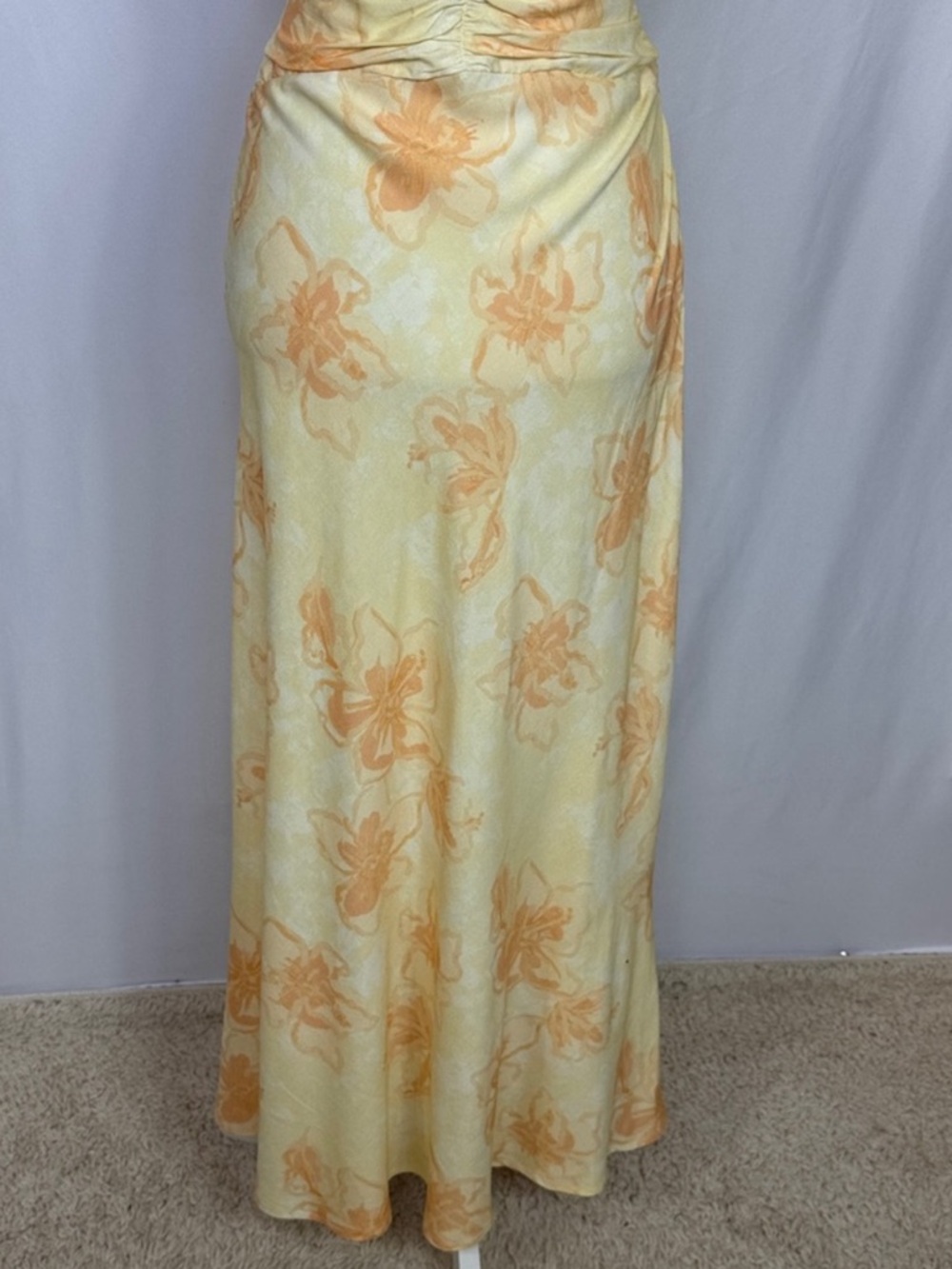 Petal & Pup Orin Maxi‎ Dress Size Medium Floral Yellow Cut Out - Picture 11 of 16